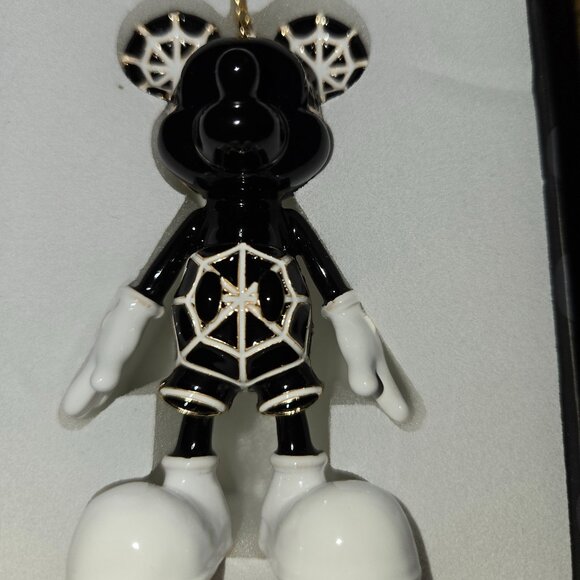 Disney BAUBLEBAR Mickey Mouse Spiderweb Bag Charm - Picture 2 of 4